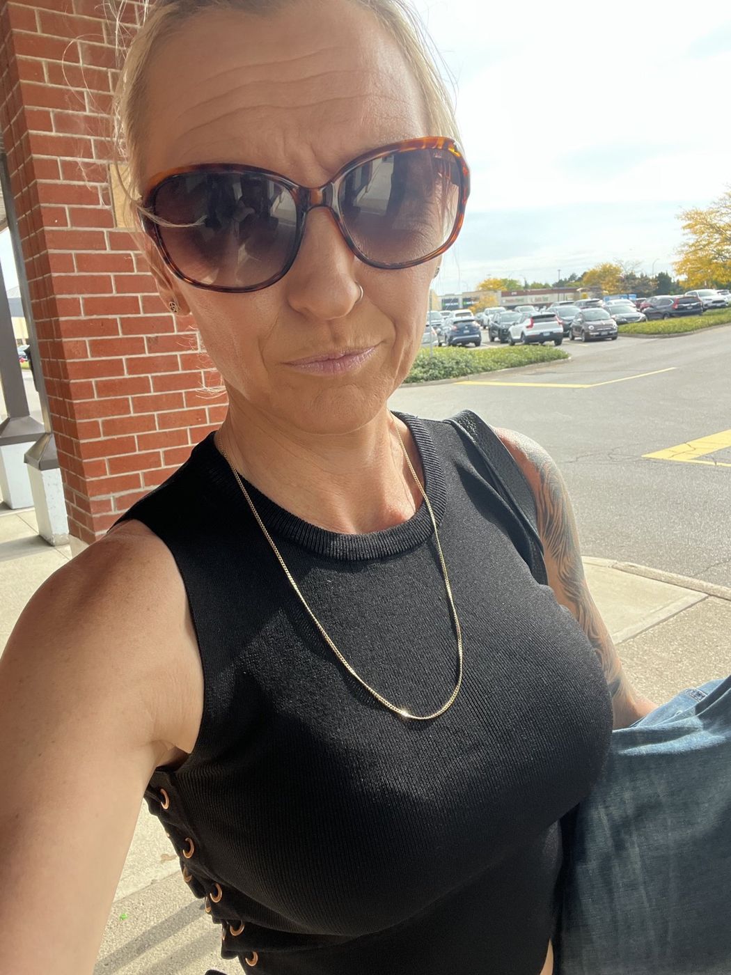 Bunny in sunglasses
